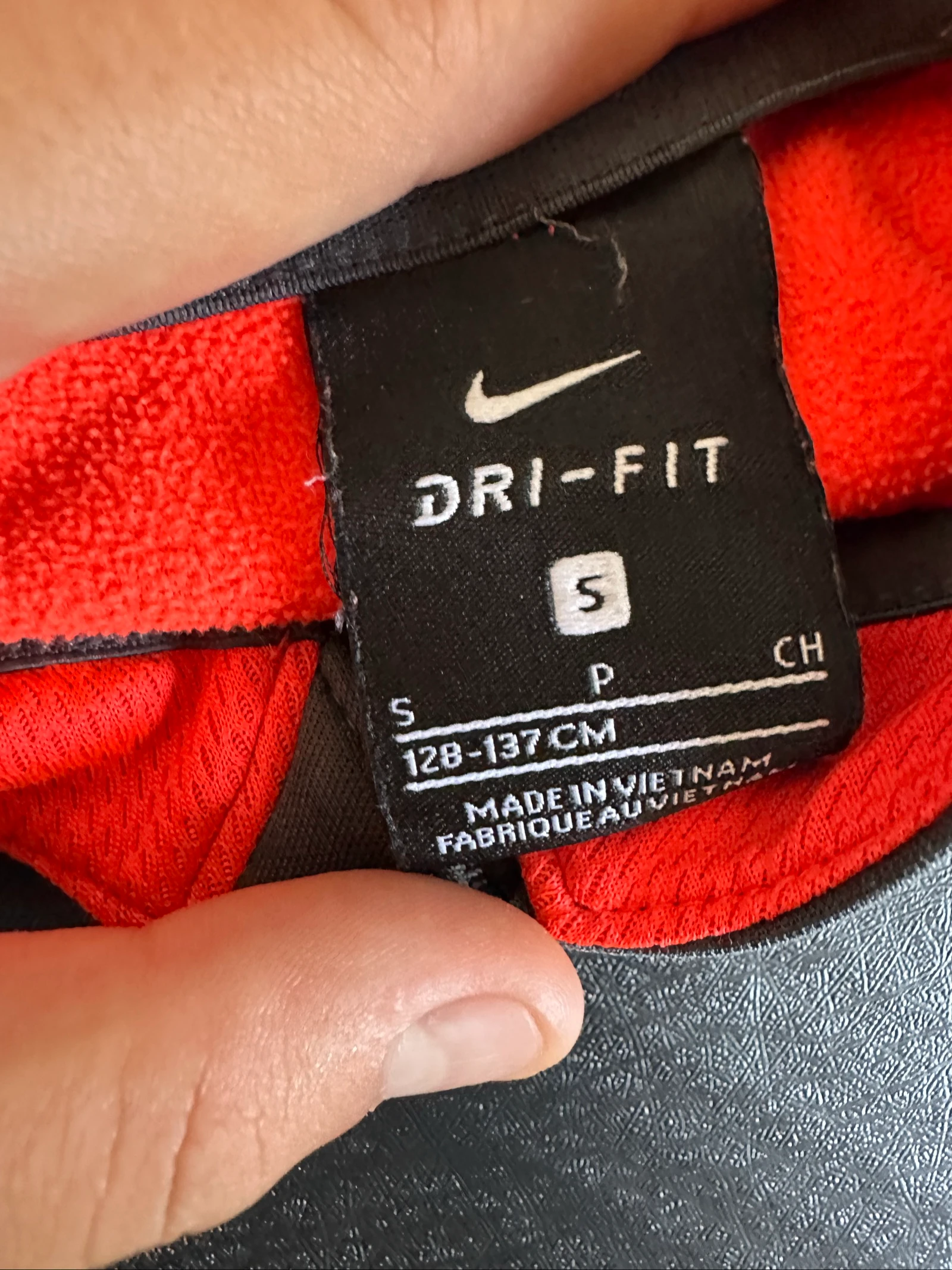 Camiseta térmica/deportiva Nike de manga longa – Vermelho e preto tamanho P – photo 3